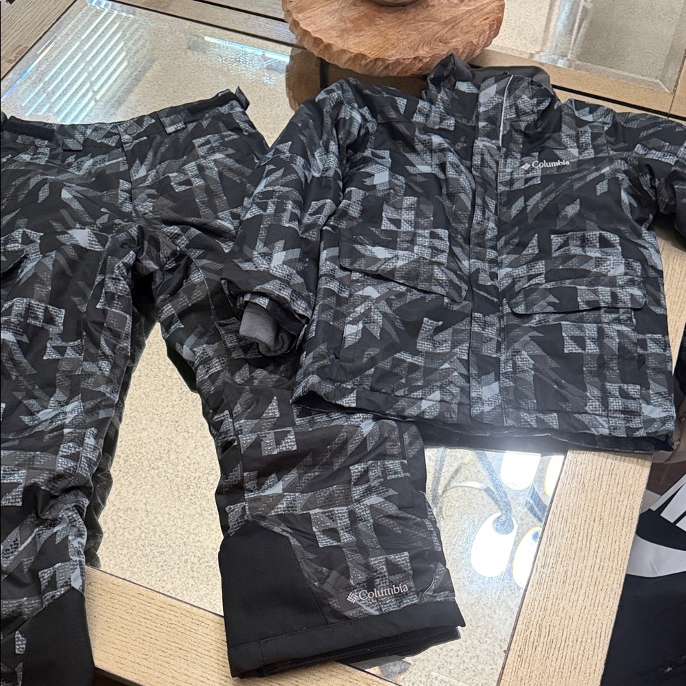 Columbia Kids Ski Set – Jacket S + Pants M (8-9Y) – Black & Gray ❄️